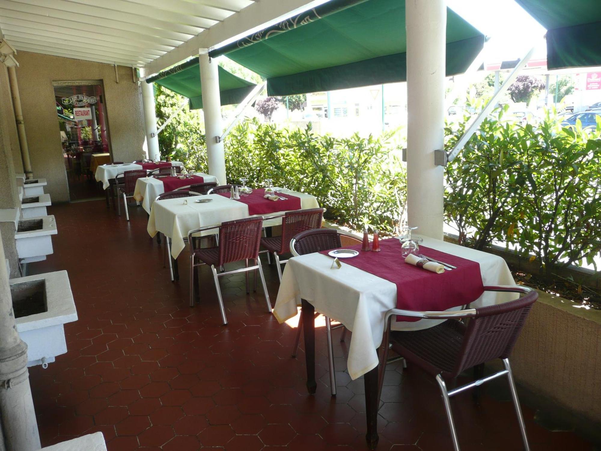 La Châtre Logis Hotel Restaurant Du Lion D'Argent Et Des Tanneries מראה חיצוני תמונה